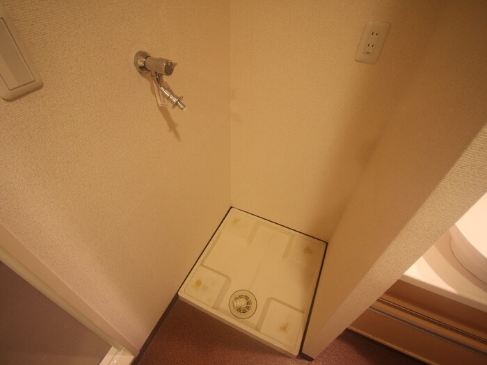 物件内観写真17　(洗濯機置場)