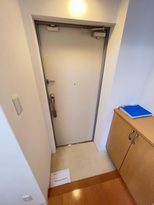 物件内観写真17　(玄関)