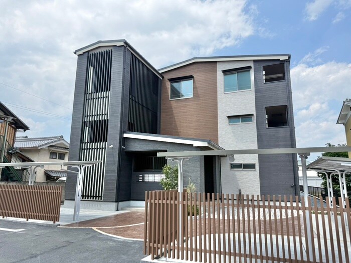 物件外観写真1　(外観写真)