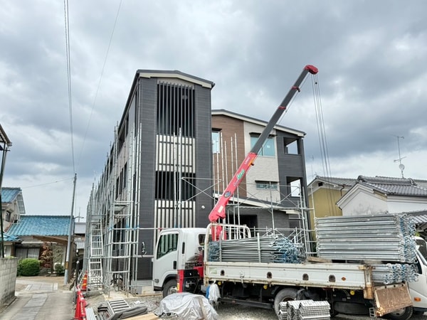建築中