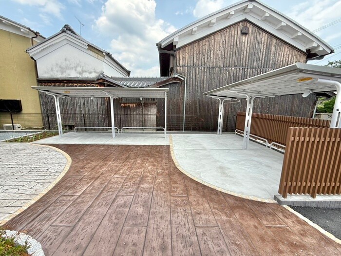 物件外観写真4　(駐輪場)