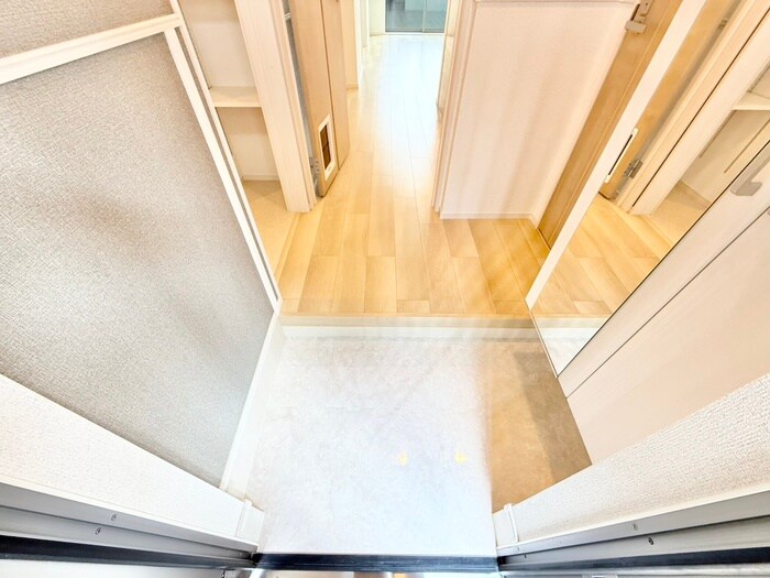 物件内観写真17　(玄関)