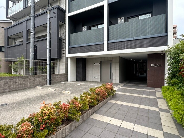 物件外観写真3　(駐車場)