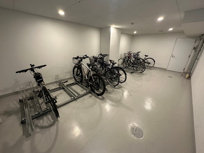 物件外観写真5　(駐輪場)