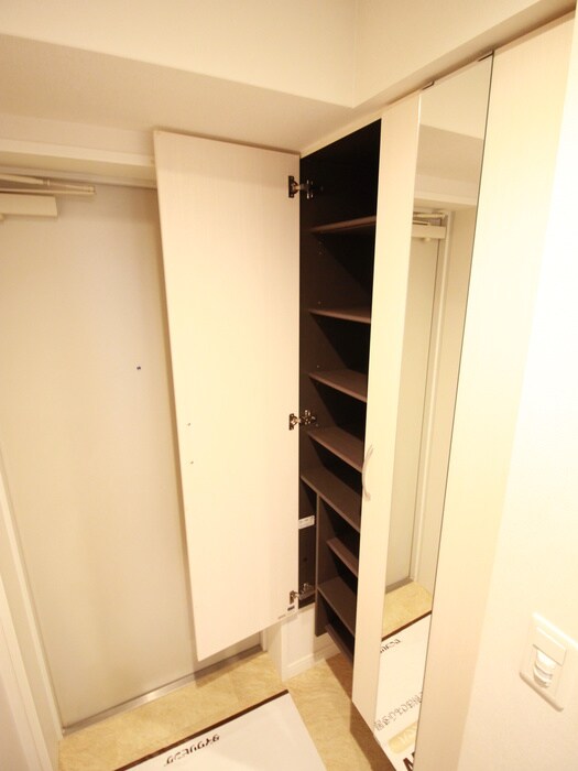 物件内観写真18　(靴箱)