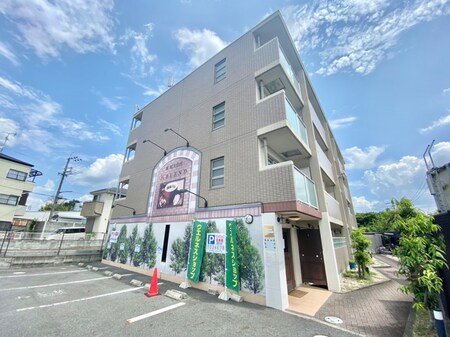 クゥオンヌ城陽外観写真