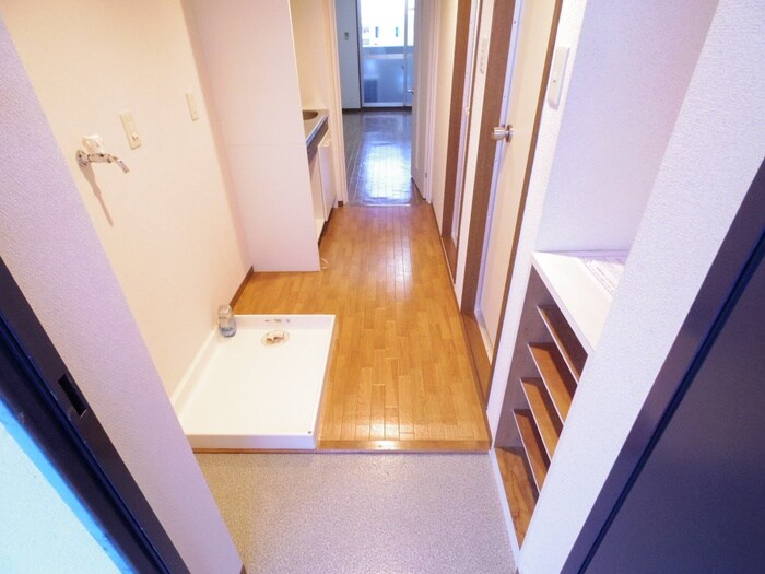 物件内観写真18　(玄関)