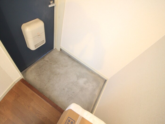 物件内観写真12　(玄関)