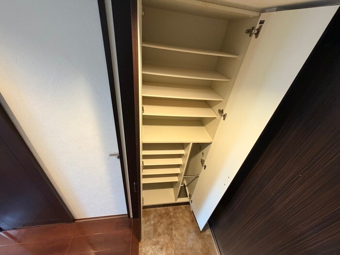 物件内観写真16　(靴箱)