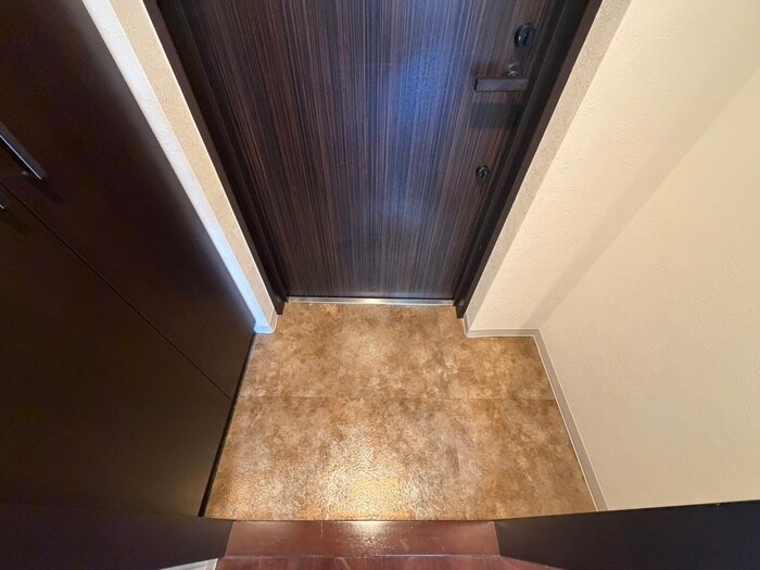 物件内観写真17　(玄関)