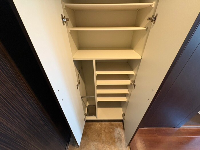 物件内観写真18　(靴箱)