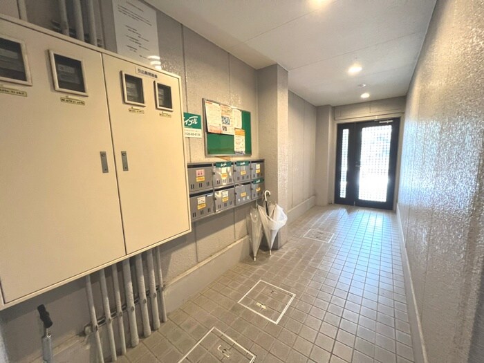 物件外観写真3　(エントランス部分)