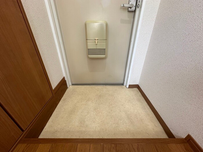 物件内観写真15　(玄関)