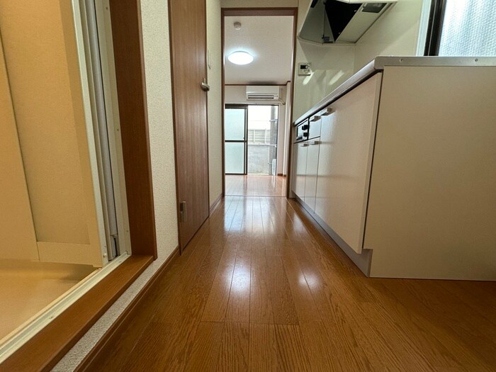 物件内観写真17　(廊下)