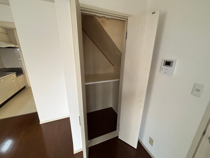 物件内観写真18　(収納)