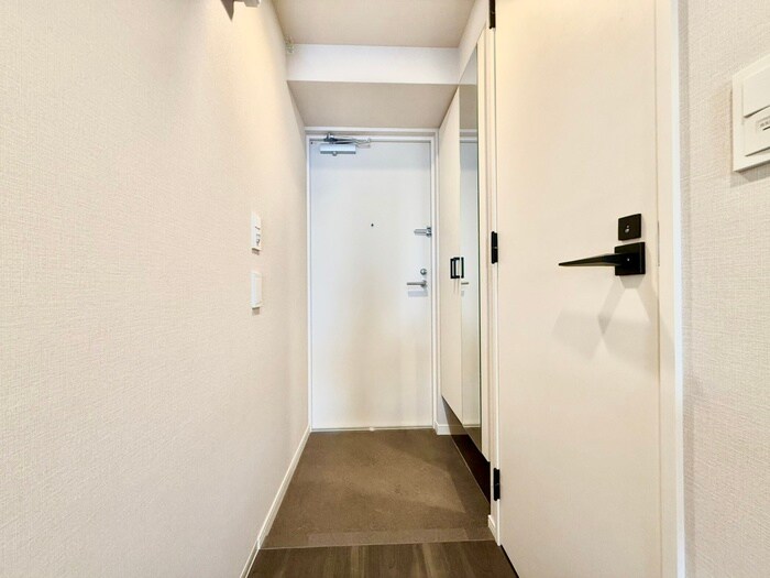 物件内観写真7　(玄関)