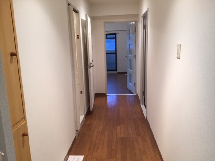 物件内観写真7　(玄関)