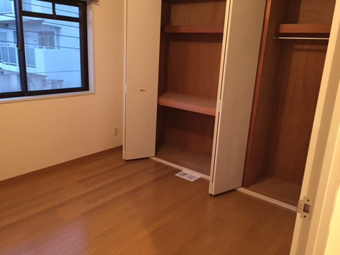 物件内観写真13　(居室)