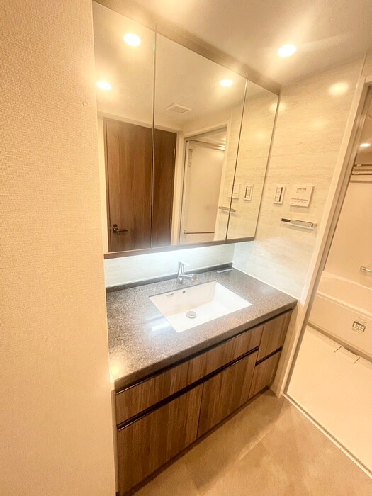 物件内観写真12　(洗面)