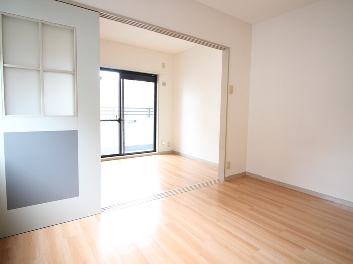 物件内観写真8　(居室)