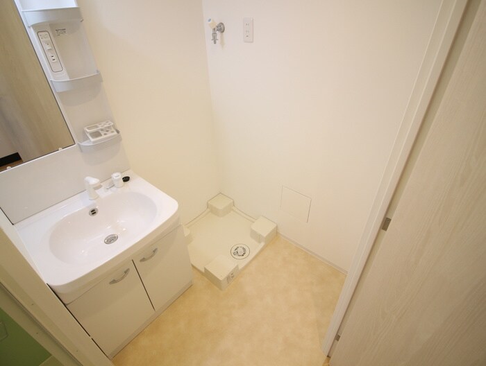 物件内観写真18　(洗濯機置場)