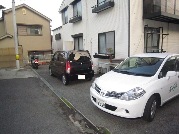 物件外観写真3　(駐輪場)