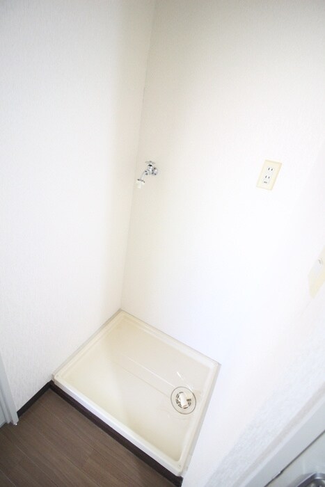 物件内観写真9　(洗濯機置場)