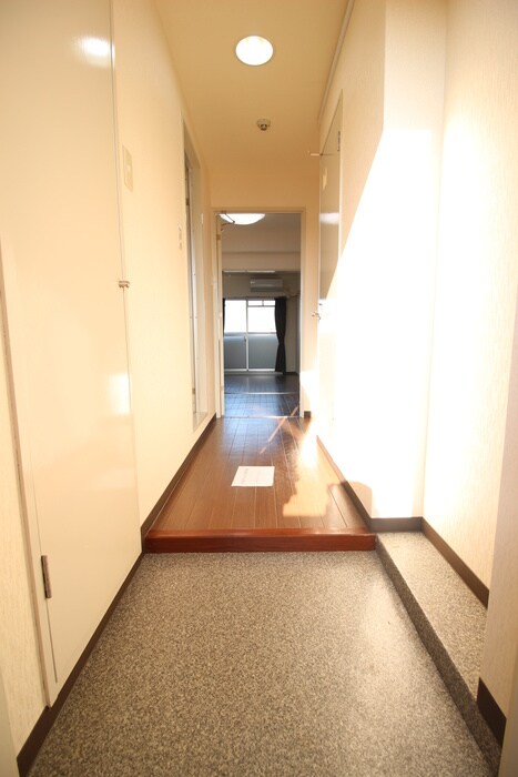 物件内観写真18　(廊下)