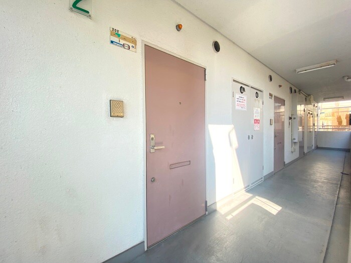 物件外観写真5　(エントランス部分)