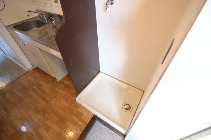 物件内観写真11　(洗濯機置場)