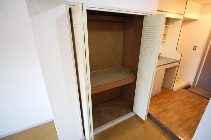 物件内観写真12　(収納)