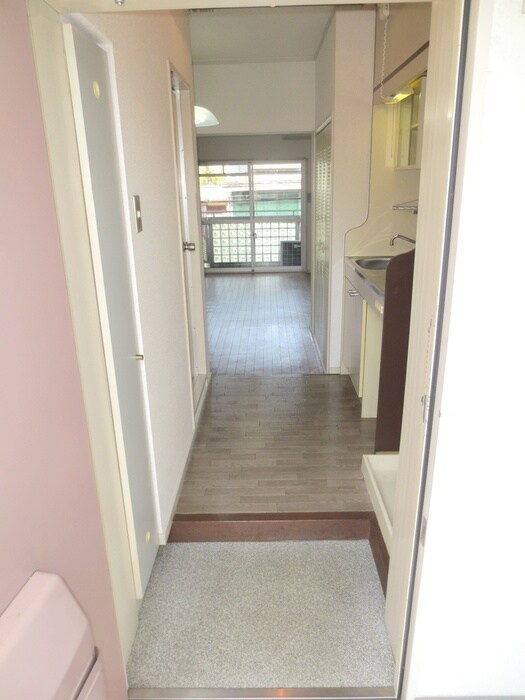 物件内観写真14　(玄関)