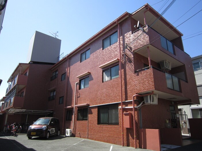 物件外観写真2　(駐車場)