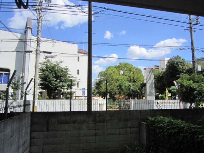 物件内観写真20　(室内からの展望)