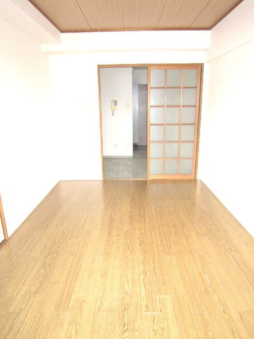 物件内観写真8　(居室)