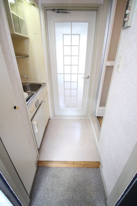 物件内観写真7　(玄関)