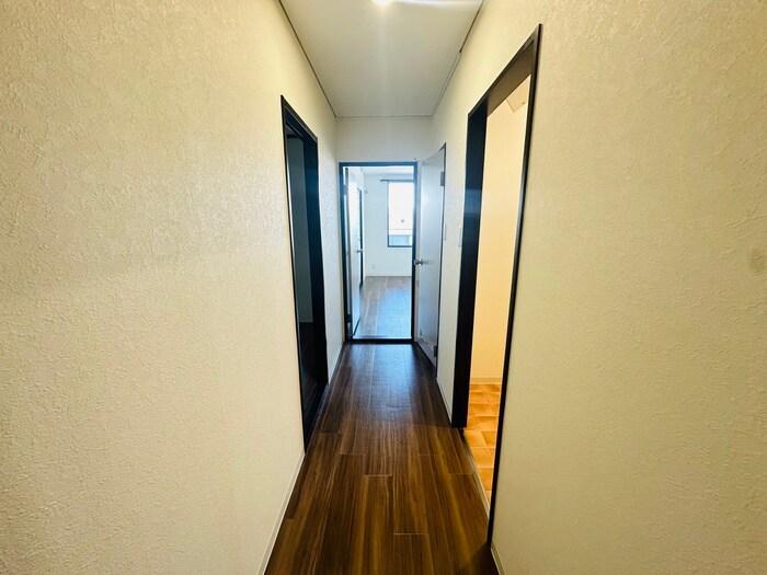 物件内観写真21　(廊下)