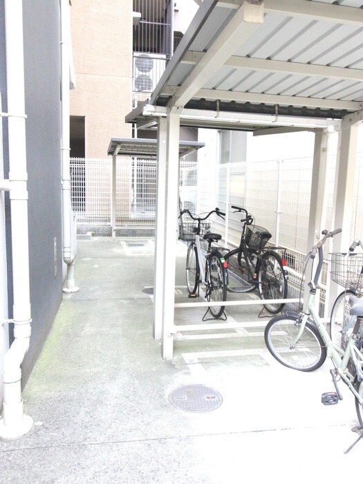 物件外観写真6　(駐輪場)