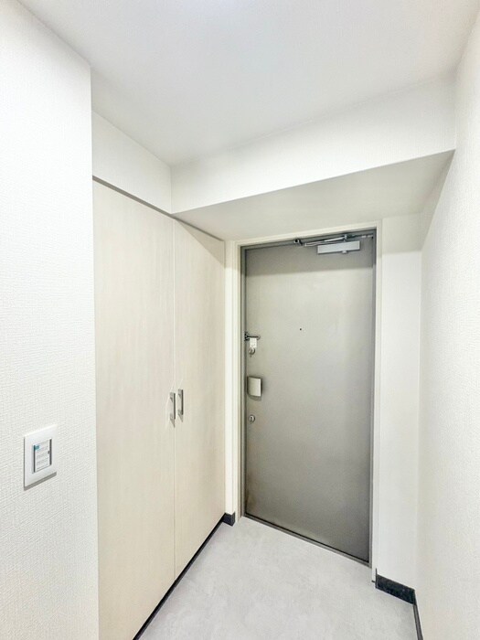 物件内観写真13　(玄関)