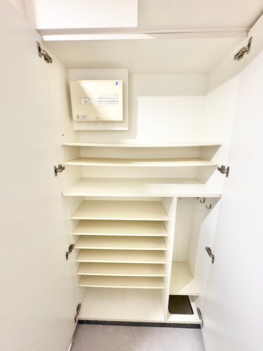 物件内観写真14　(靴箱)