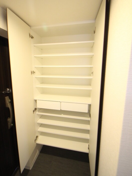 物件内観写真16　(靴箱)