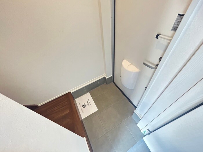 物件内観写真7　(玄関)