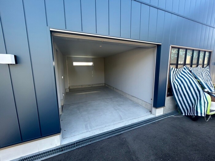 物件外観写真3　(駐車場)