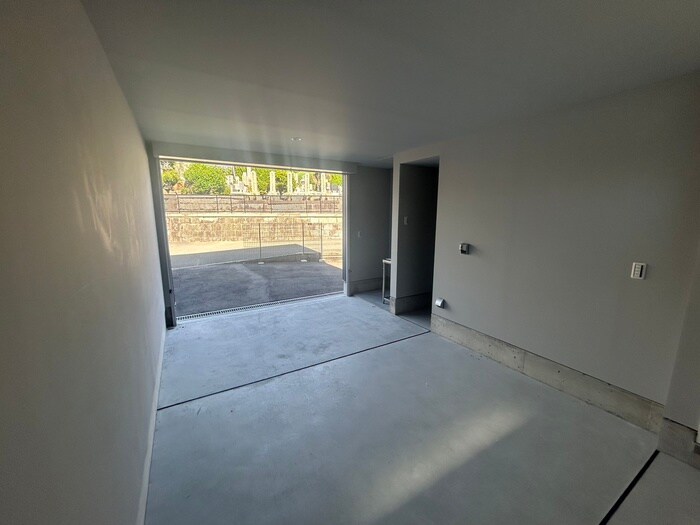 物件外観写真4　(駐車場)