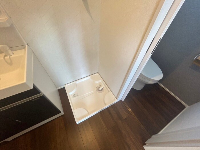 物件内観写真10　(洗濯機置場)