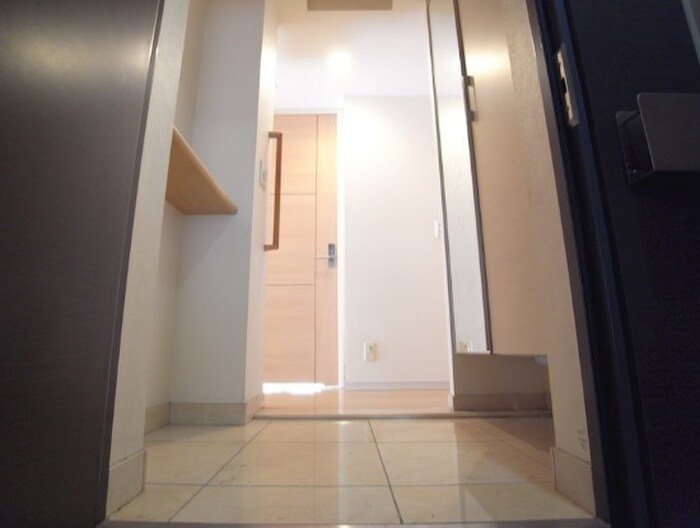 物件内観写真16　(玄関)