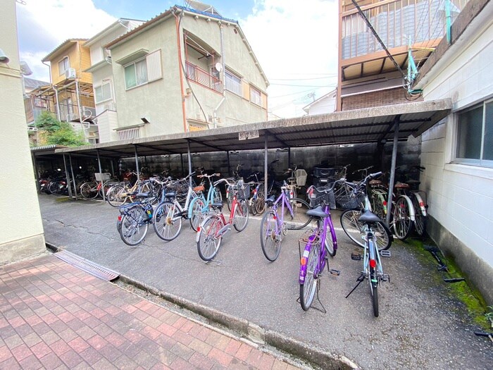 物件外観写真6　(駐輪場)