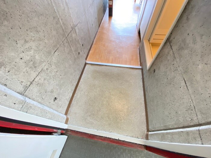 物件内観写真15　(玄関)