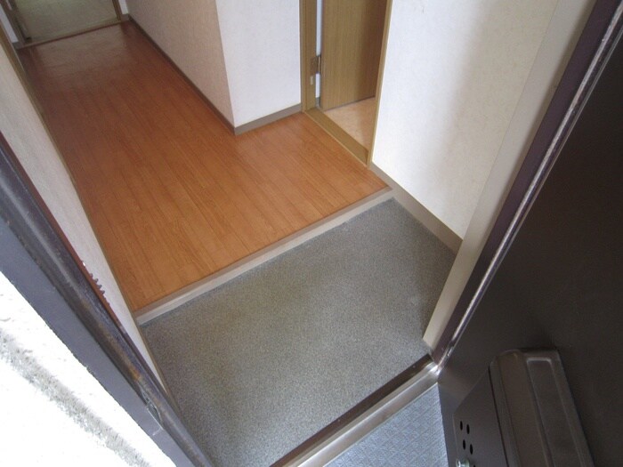 物件内観写真17　(玄関)