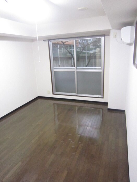 物件内観写真4　(居室)